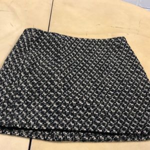 Boston Proper skirt never worn above the knee